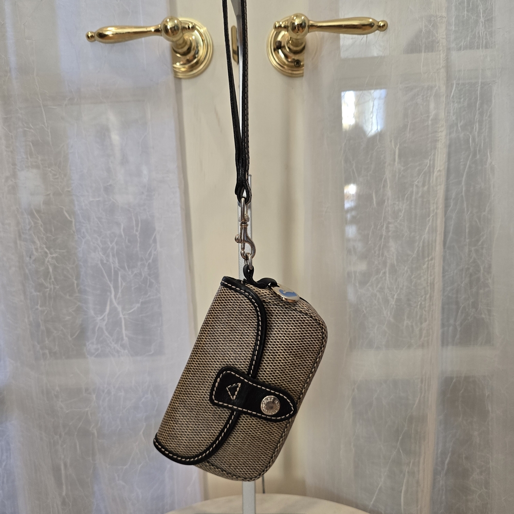 Dooney & Bourke (Rare Blue Duck!!) Vintage Tan and Black Checkered Wristlet